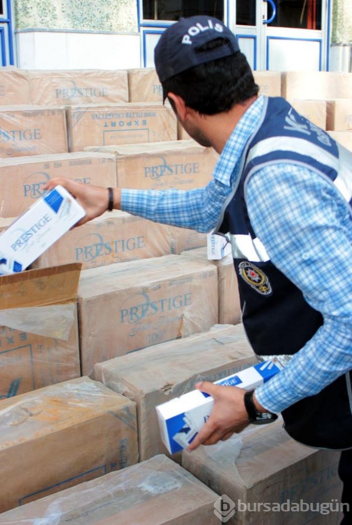 Sahte ambulansta 27 bin 500 paket kaçak sigara