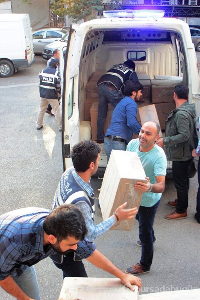 Sahte ambulansta 27 bin 500 paket kaçak sigara