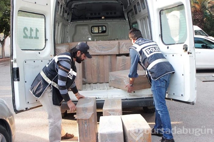 Sahte ambulansta 27 bin 500 paket kaçak sigara