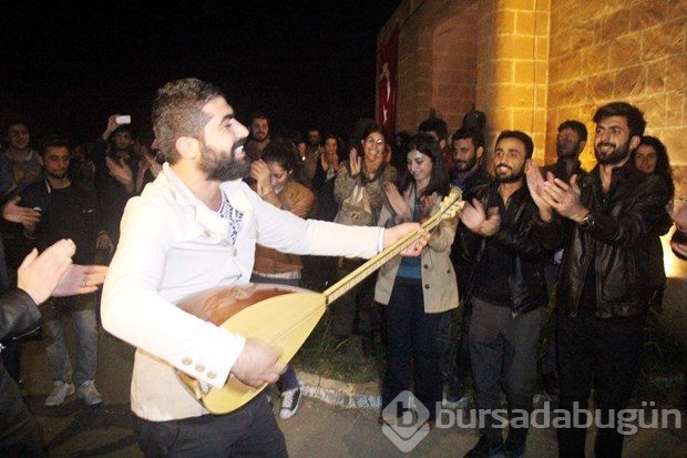 Şanlıurfa'da üniversite öğrencilerinden yol kapama eylemi