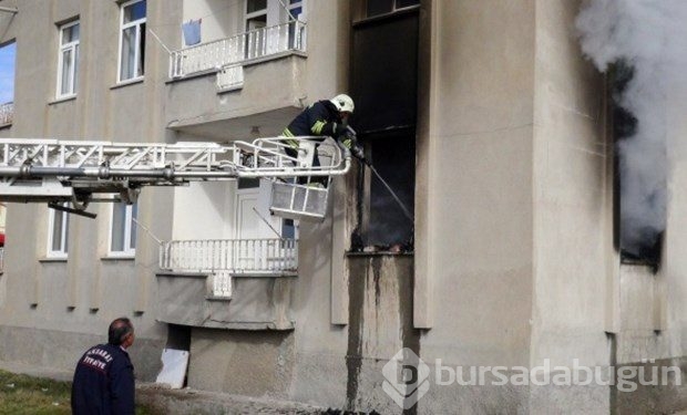 Aksaray'da çıkan yangında can pazarı