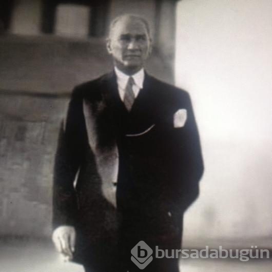 Ünlü isimler 10 Kasım'da Atatürk'ü saygı ve özlemle andı