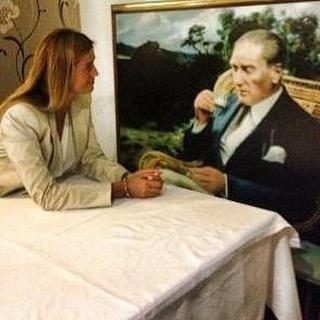 Ünlü isimler 10 Kasım'da Atatürk'ü saygı ve özlemle andı