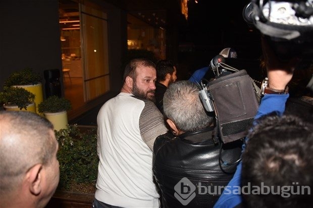 Abisi saldırdı Kıvanç izledi!