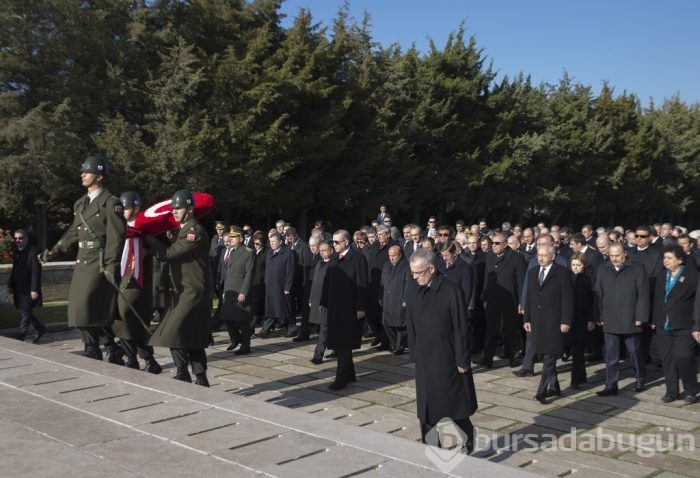 Devlet erkanı Atatürk'ü Anıtkabir'de andı
