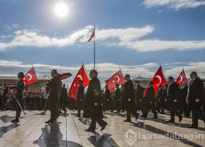 Devlet erkanı Atatürk'ü Anıtkabir'de andı