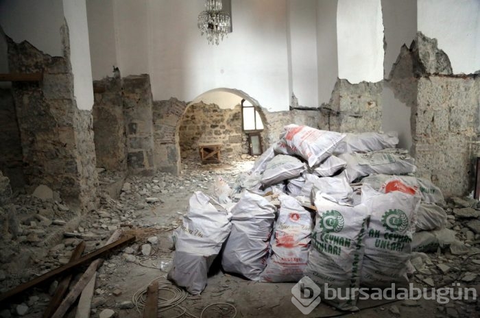 Tarihi cami ihtişamına kavuşuyor