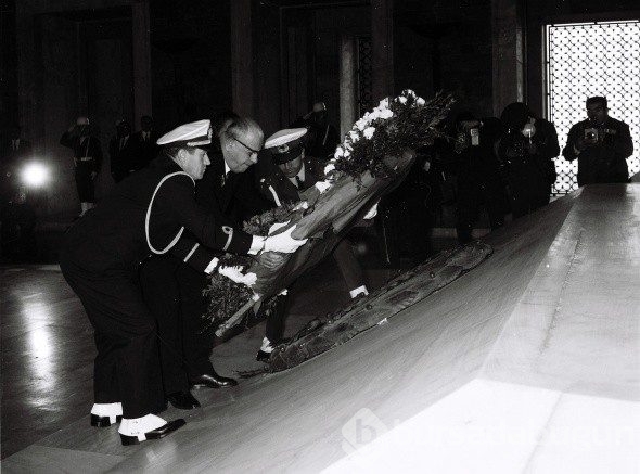 10 Kasım eski anma görüntüleri TSK verdi