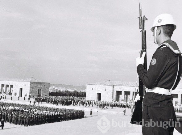 10 Kasım eski anma görüntüleri TSK verdi