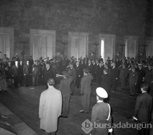 10 Kasım eski anma görüntüleri TSK verdi