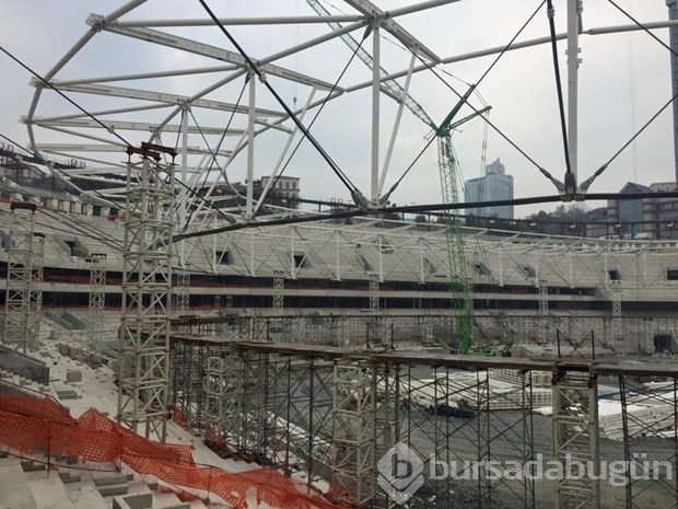 Vodafone Arena'nın çatısında sona doğru