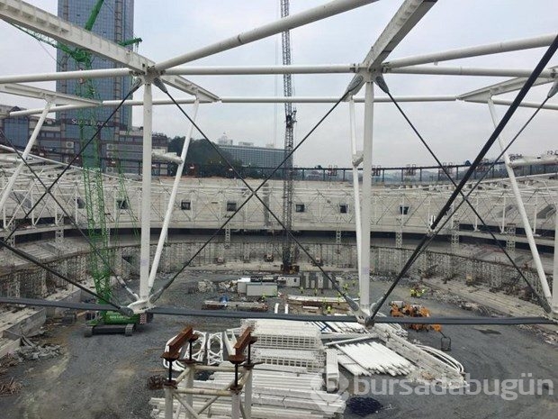 Vodafone Arena'nın çatısında sona doğru