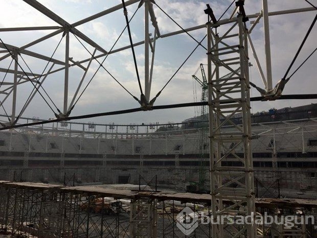 Vodafone Arena'nın çatısında sona doğru
