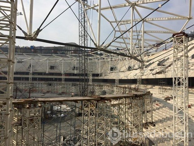 Vodafone Arena'nın çatısında sona doğru