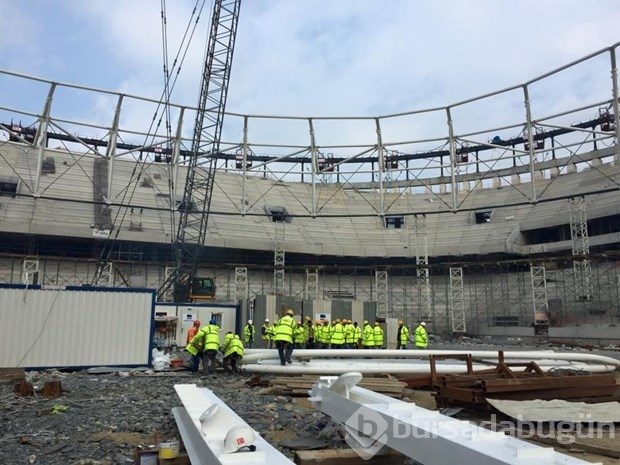 Vodafone Arena'nın çatısında sona doğru