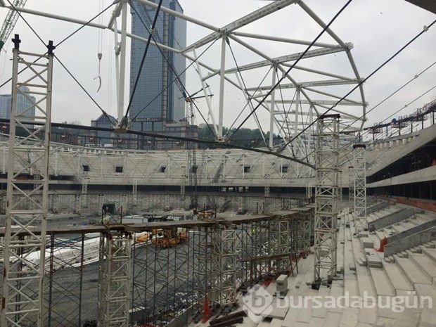 Vodafone Arena'nın çatısında sona doğru