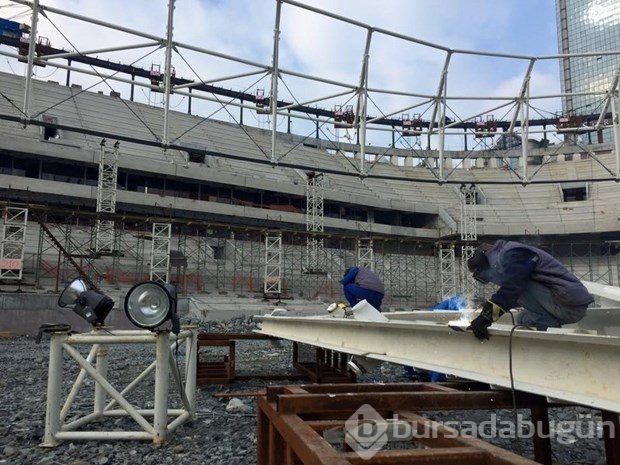 Vodafone Arena'nın çatısında sona doğru