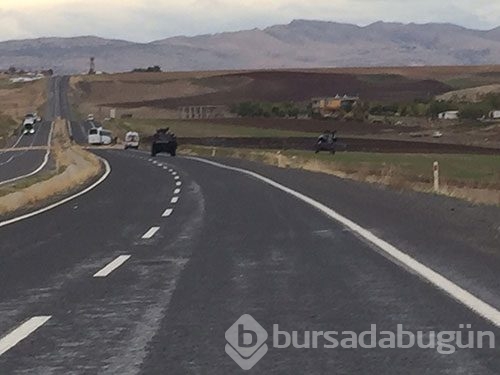 Diyarbakır-Silvan karayolunda askeri servis aracının geçişi sırasında patlama
