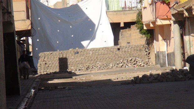 Nusaybin'deki hendekler yaşamı felç etti