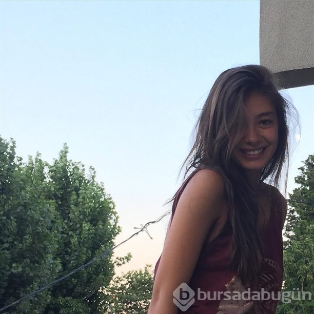 Neslihan Atagül: Soyunurum da sevişirim de...