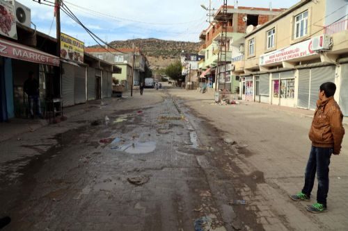 HDP'li belediye mahalleyi çöplüğe çevirdi