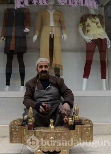 Yeşilçam yıldızı şimdi ayakkabı boyacısı!