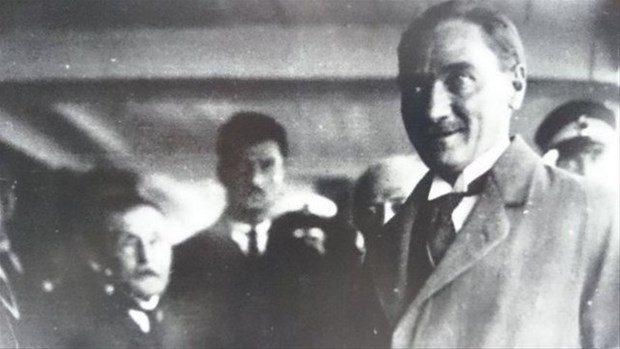 Atatürk'ün bilinmeyen İstanbul fotoğrafları