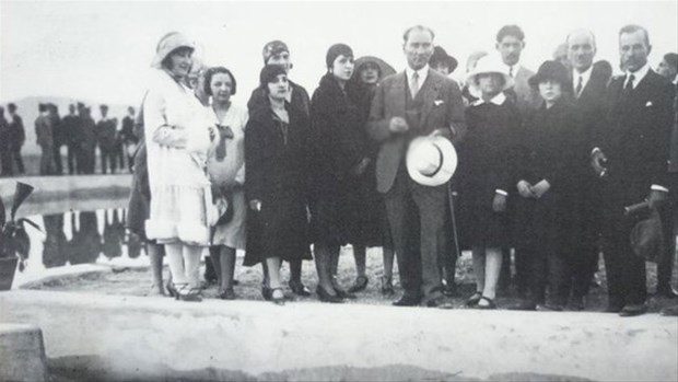 Atatürk'ün bilinmeyen İstanbul fotoğrafları