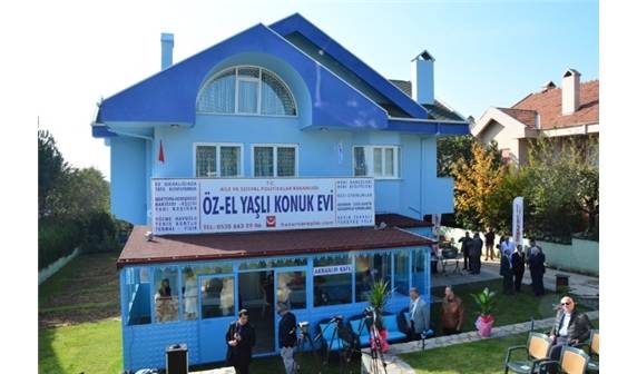 Bursa'da öz-el yaşlı konuk evi açıldı