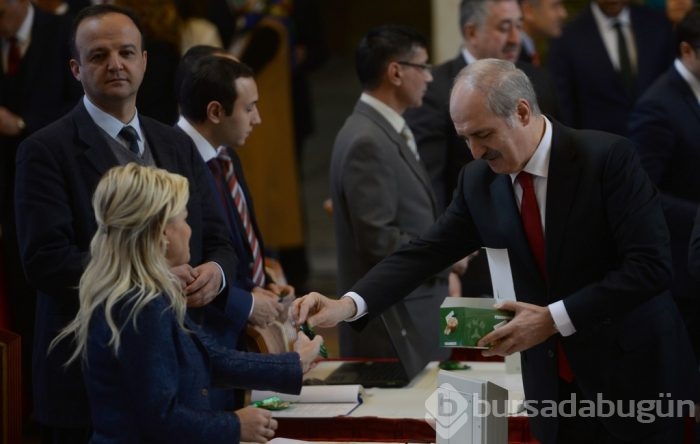 Milletvekilleri kayıt yaptırıyor