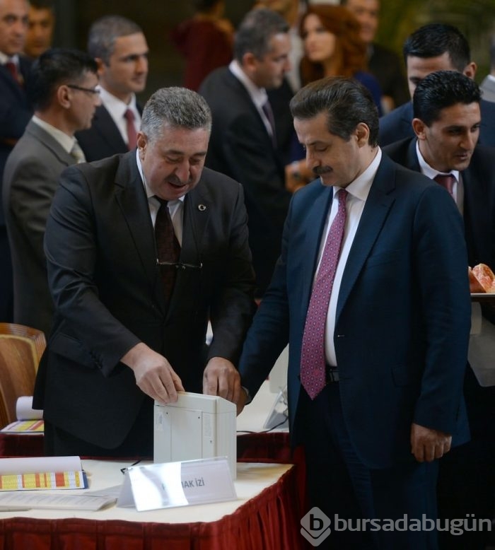 Milletvekilleri kayıt yaptırıyor