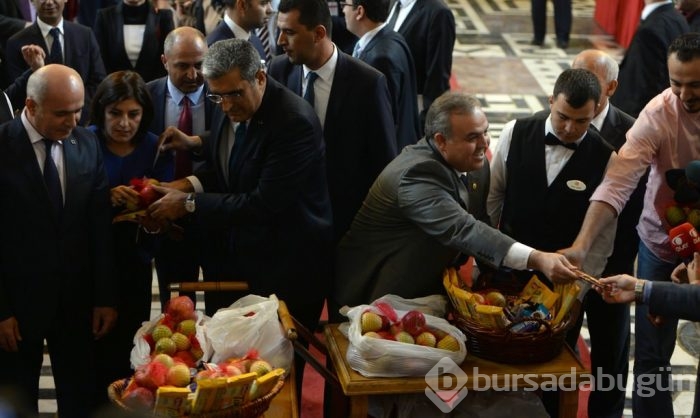 Milletvekilleri kayıt yaptırıyor