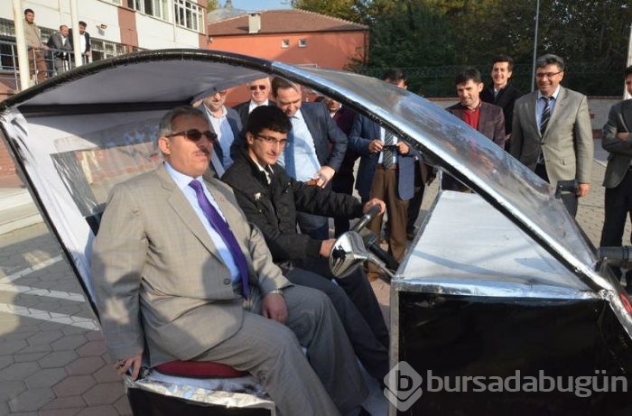 İmam hatipli öğrenciden flash bellekle çalışan otomobil
