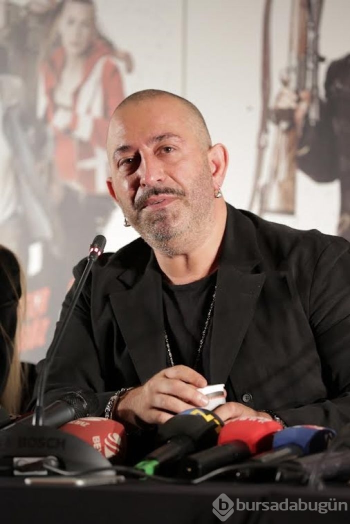Cem Yılmaz, 'Ali Baba ve 7 Cüceler'i anlattı!