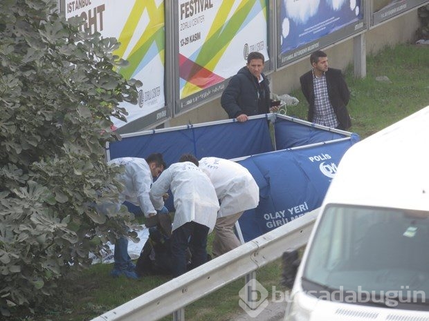 Kadıköy'de ağaç altında ceset