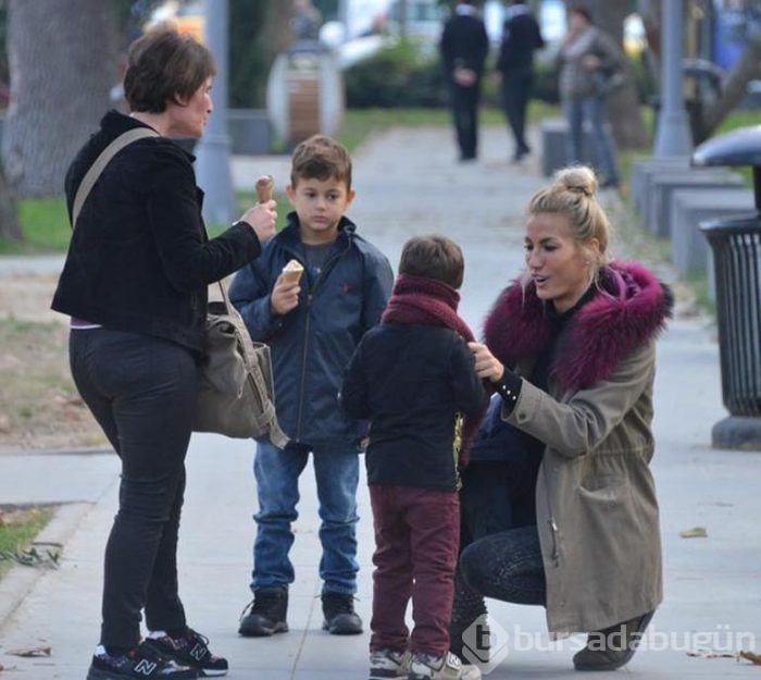 İlgili anne 