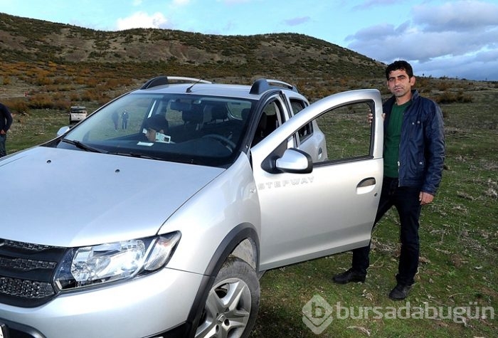 Bir taşla araba aldı!