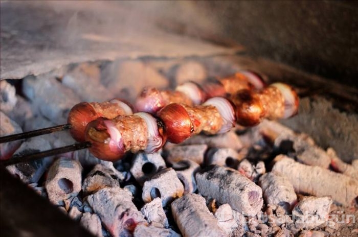 Gaziantep'te sonbaharın vazgeçilmezi "soğan kebabı"