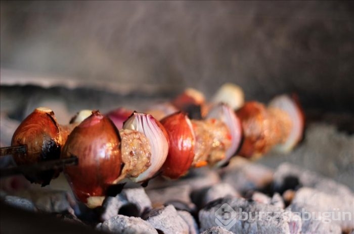 Gaziantep'te sonbaharın vazgeçilmezi "soğan kebabı"