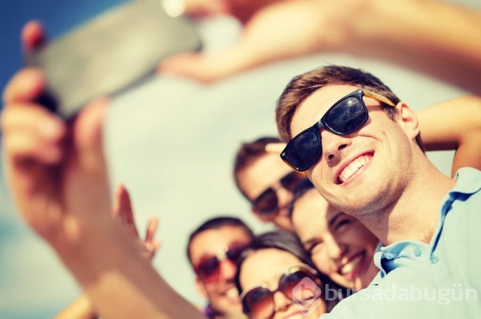 Selfie modası estetik yaşını düşürdü!	
