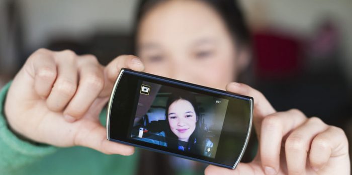Selfie modası estetik yaşını düşürdü!	
