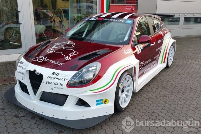 Alfa Romeo yarışa hazır