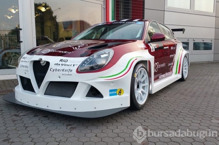 Alfa Romeo yarışa hazır