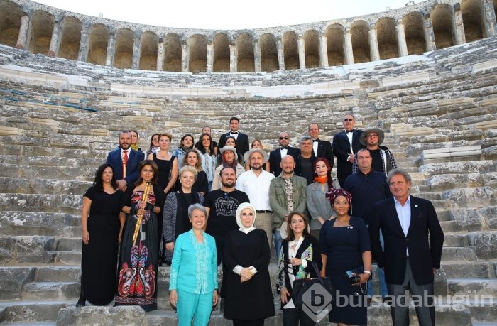 Lider eşleri Antalya'yı gezdi