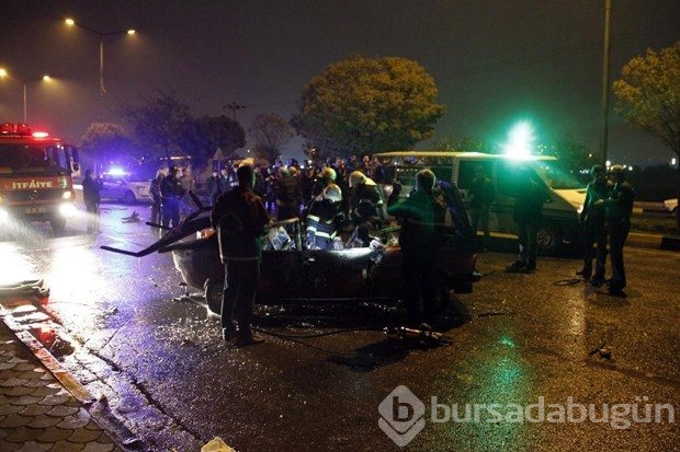 Kaza yapan otomobilin şoförü yanarak can verdi
