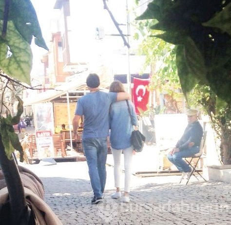 Serenay Sarıkaya ile Kerem Bürsin'in Çeşme tatili!