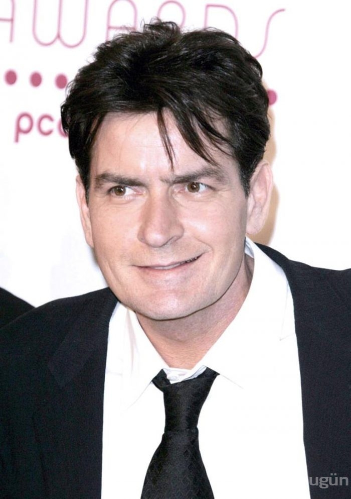 Charlie Sheen HIV virüsü mü taşıyor?