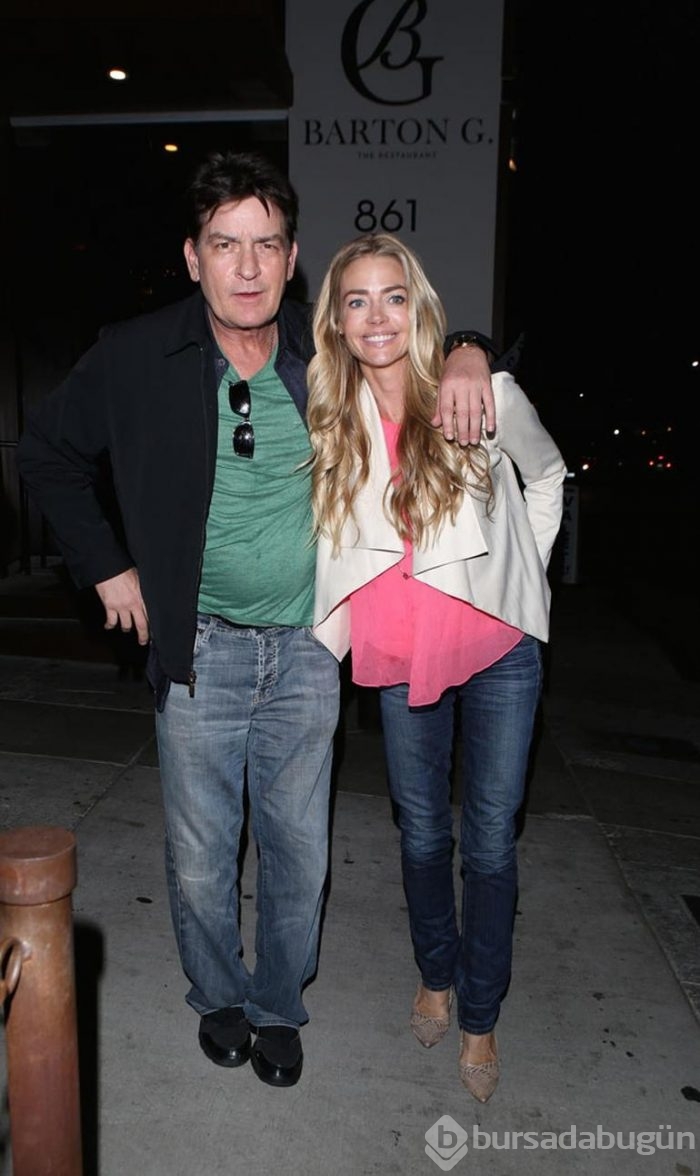 Charlie Sheen HIV virüsü mü taşıyor?