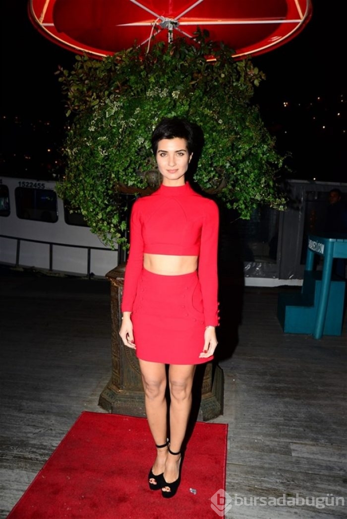 Tuba Büyüküstün: Saçımı en çok annem beğendi