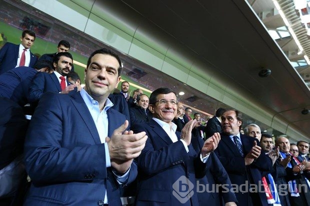 Davutoğlu ile Çipras maçı birlikte izledi
